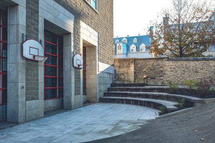 Relief - Aménagement paysager de la cour d'école des Ursulines de Québec